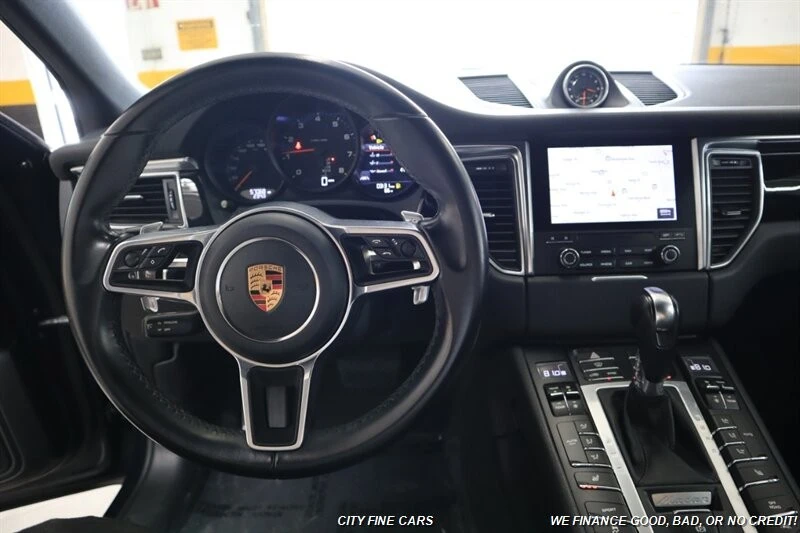 2018 Porsche Macan - Image 14 of 31