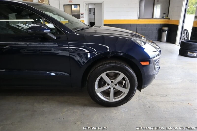 2018 Porsche Macan - Image 12 of 31