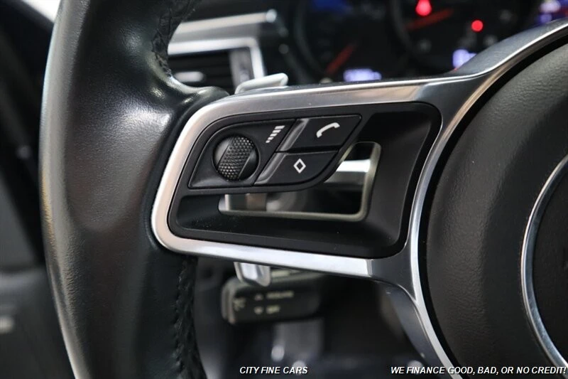 2018 Porsche Macan - Image 16 of 31