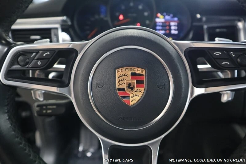 2018 Porsche Macan - Image 17 of 31