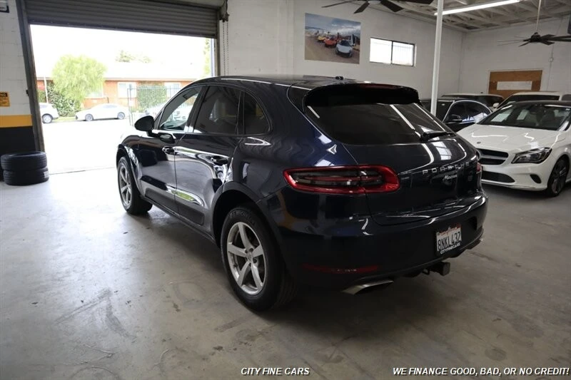 2018 Porsche Macan - Image 7 of 31