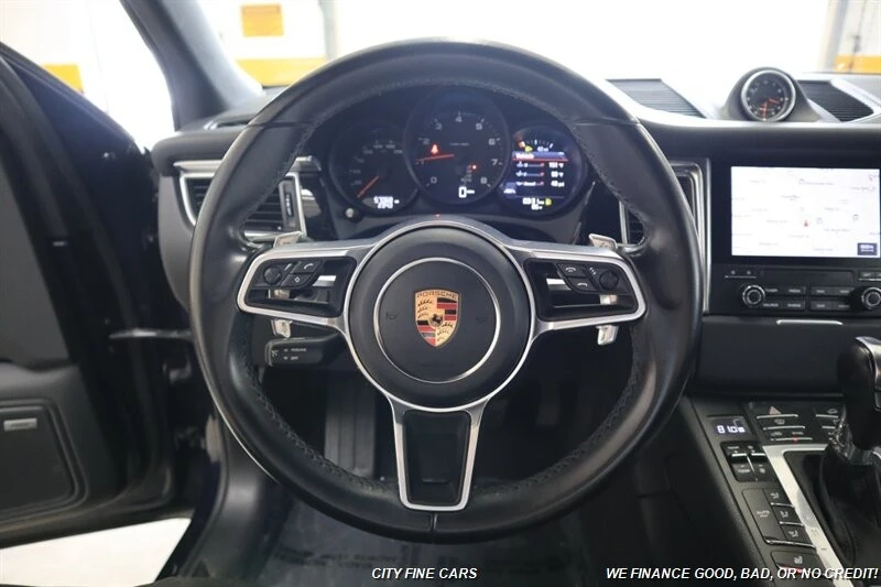 2018 Porsche Macan - Image 15 of 31