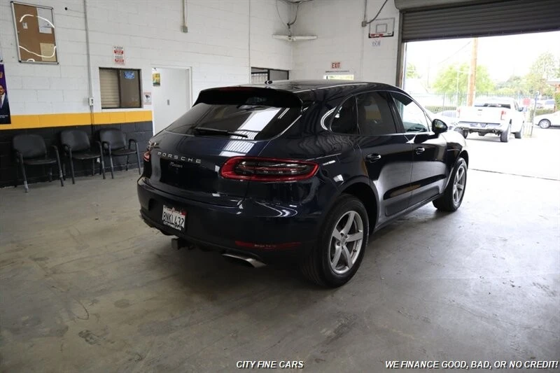 2018 Porsche Macan - Image 9 of 31