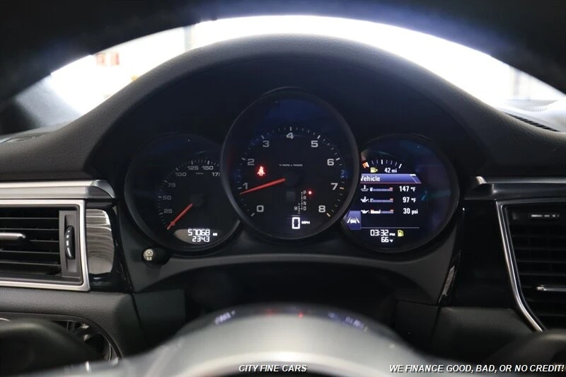 2018 Porsche Macan - Image 19 of 31