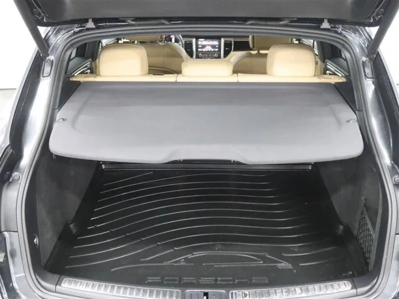 2018 Porsche Macan - Image 6 of 12