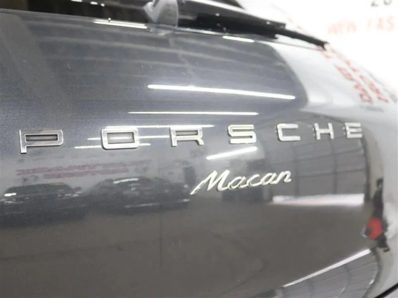2018 Porsche Macan - Image 8 of 12