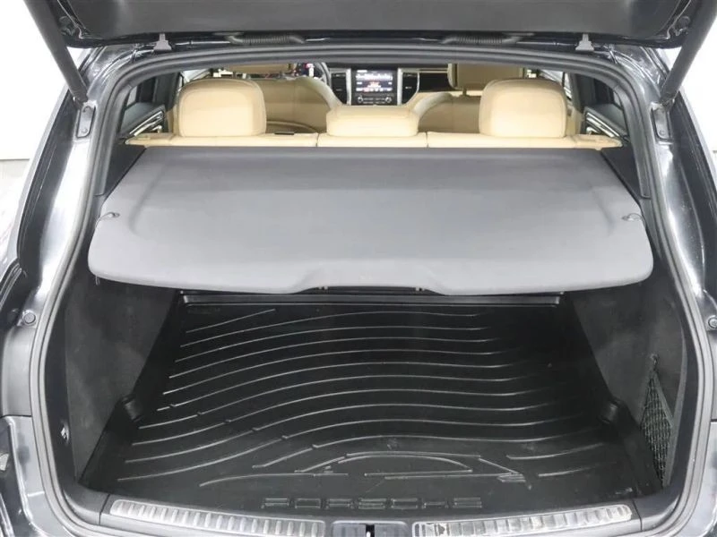 2018 Porsche Macan - Image 6 of 12