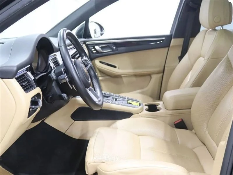 2018 Porsche Macan - Image 10 of 12