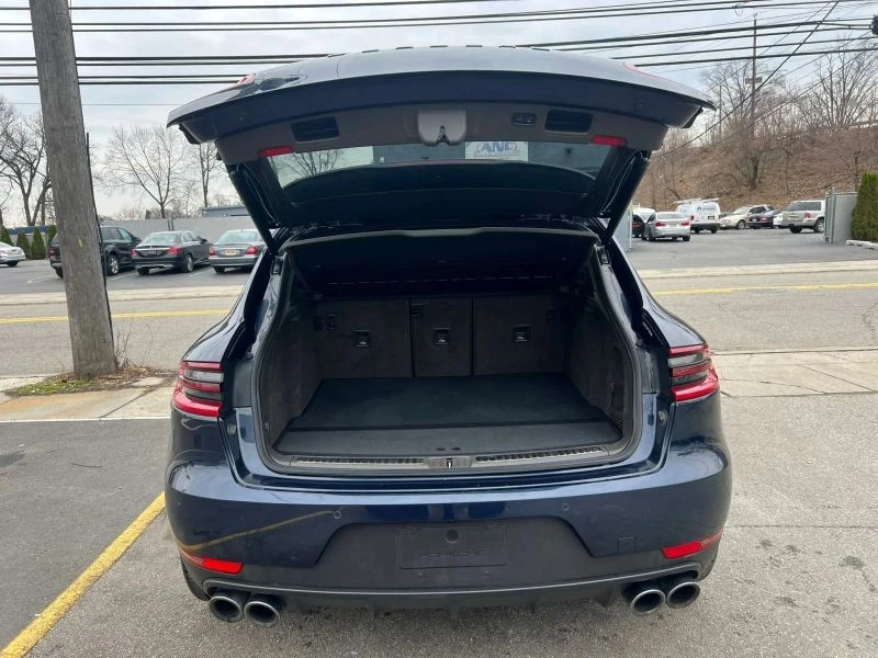 2018 Porsche Macan - Image 9 of 12