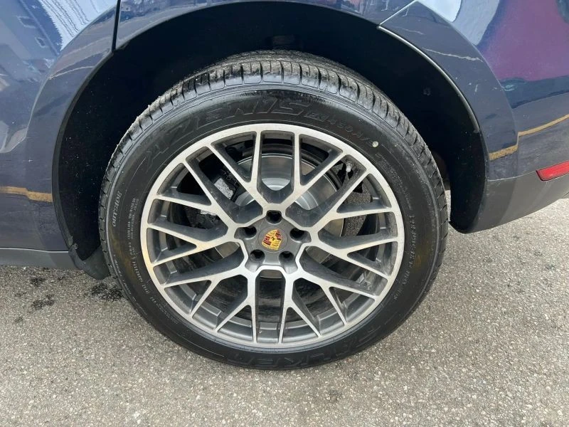 2018 Porsche Macan - Image 11 of 12