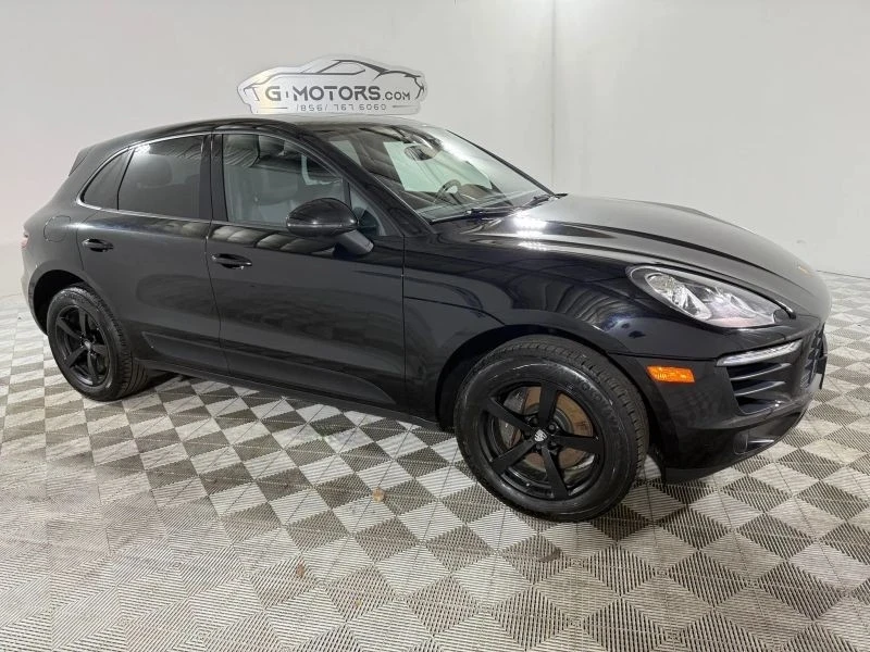 2018 Porsche Macan - Image 9 of 12