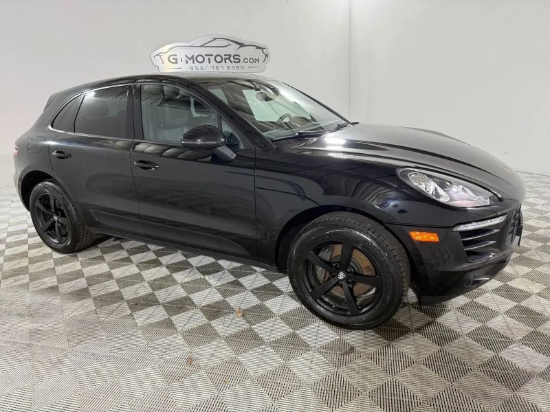 2018 Porsche Macan - Image 9 of 12