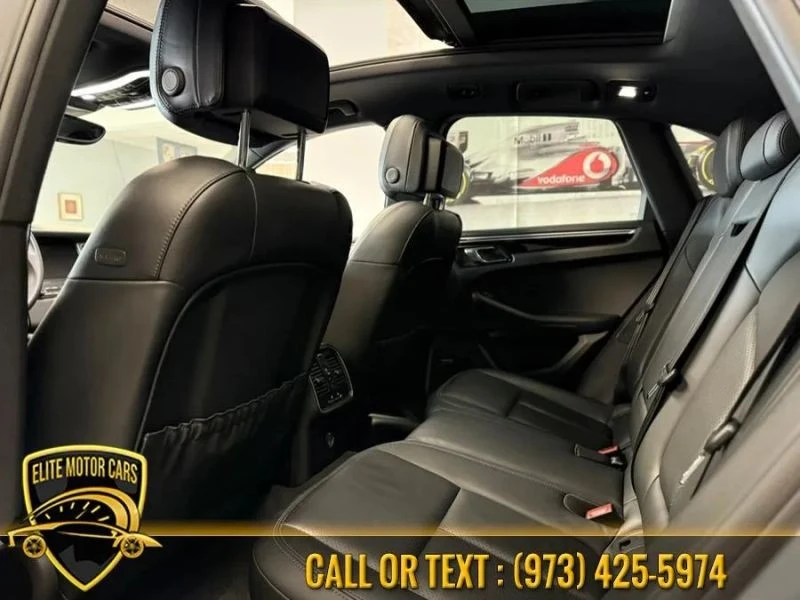 2018 Porsche Macan - Image 10 of 12