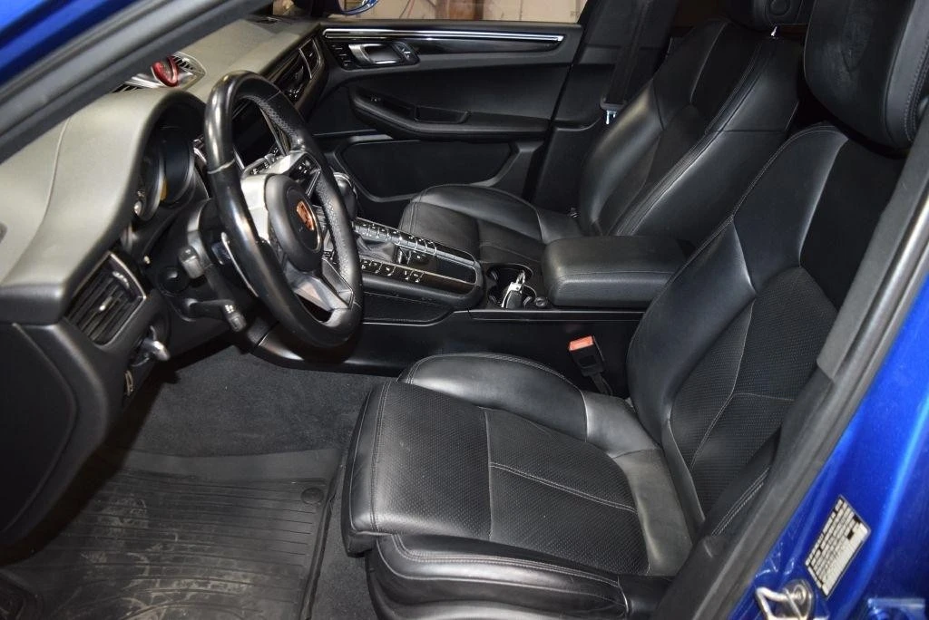 2018 Porsche Macan - Image 24 of 31