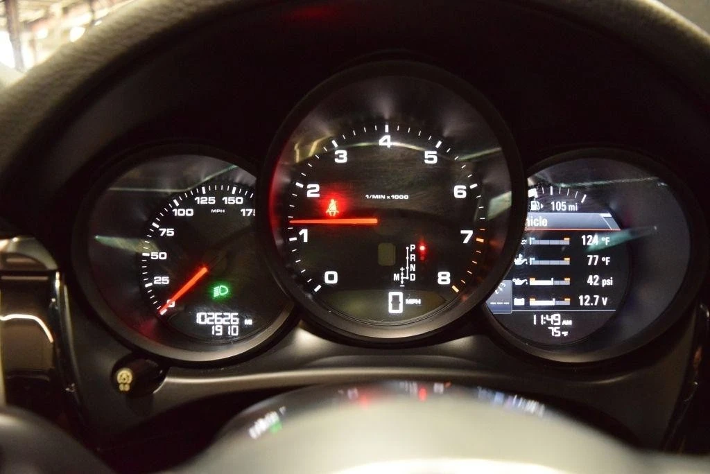 2018 Porsche Macan - Image 28 of 31