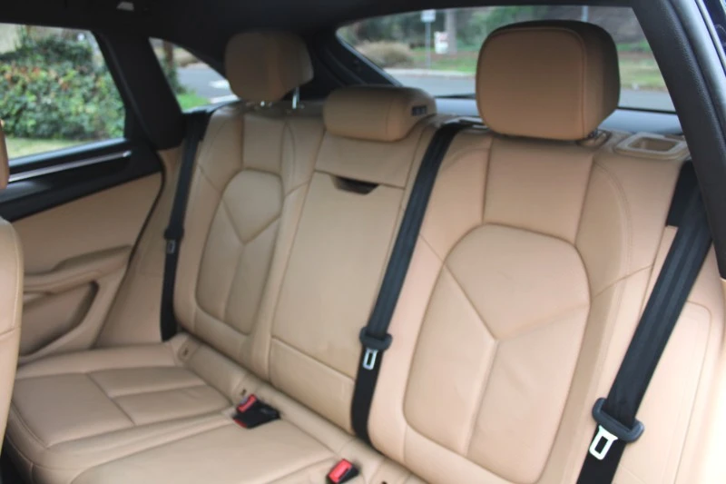 2018 Porsche Macan - Image 12 of 20