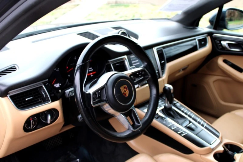 2018 Porsche Macan - Image 15 of 20