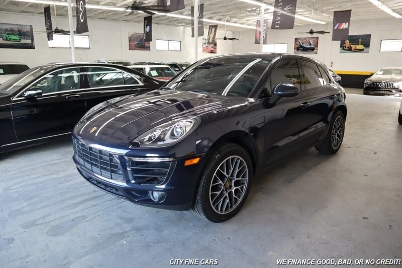 2018 Porsche Macan - Image 2 of 31