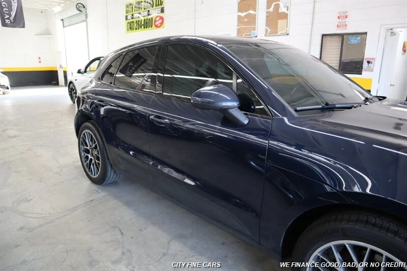 2018 Porsche Macan - Image 11 of 31