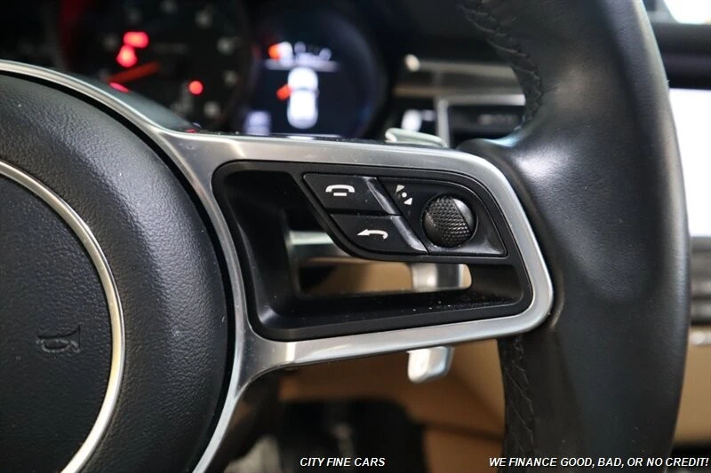 2018 Porsche Macan - Image 17 of 31