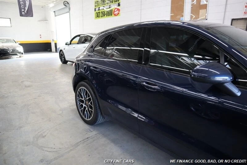 2018 Porsche Macan - Image 10 of 31