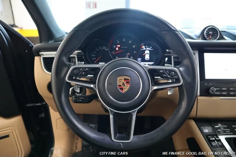 2018 Porsche Macan - Image 18 of 31