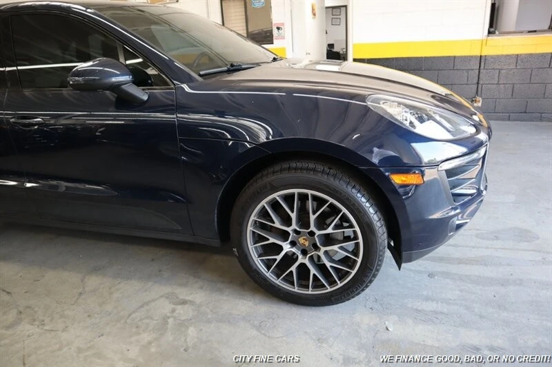2018 Porsche Macan - Image 12 of 31