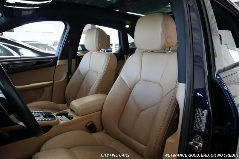2018 Porsche Macan - Image 30 of 31