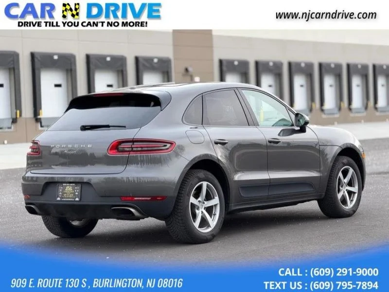 2018 Porsche Macan - Image 9 of 12