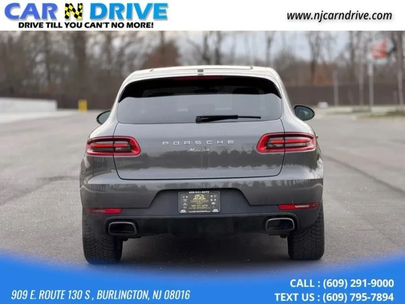2018 Porsche Macan - Image 10 of 12