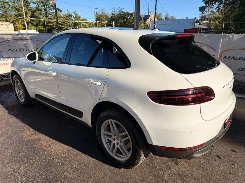 2018 Porsche Macan - Image 12 of 12