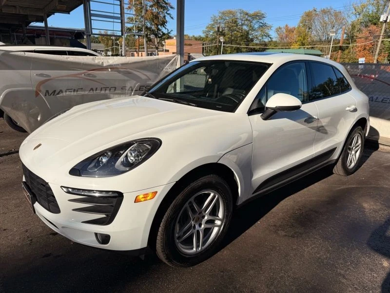 2018 Porsche Macan - Image 8 of 12