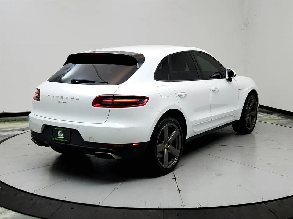 2018 Porsche Macan - Image 9 of 31