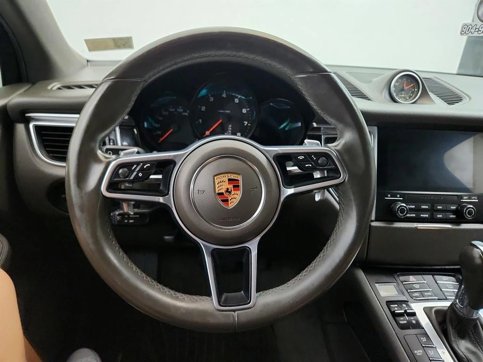 2018 Porsche Macan - Image 19 of 31
