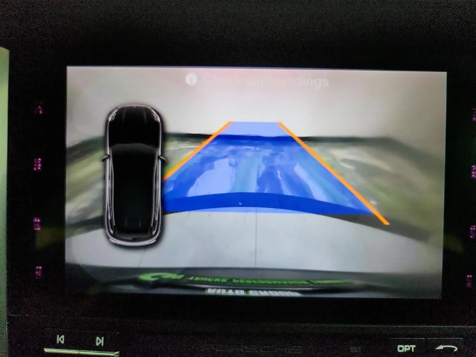 2018 Porsche Macan - Image 17 of 31