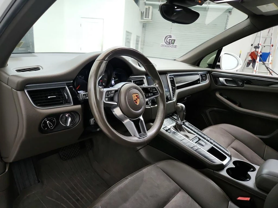 2018 Porsche Macan - Image 13 of 31
