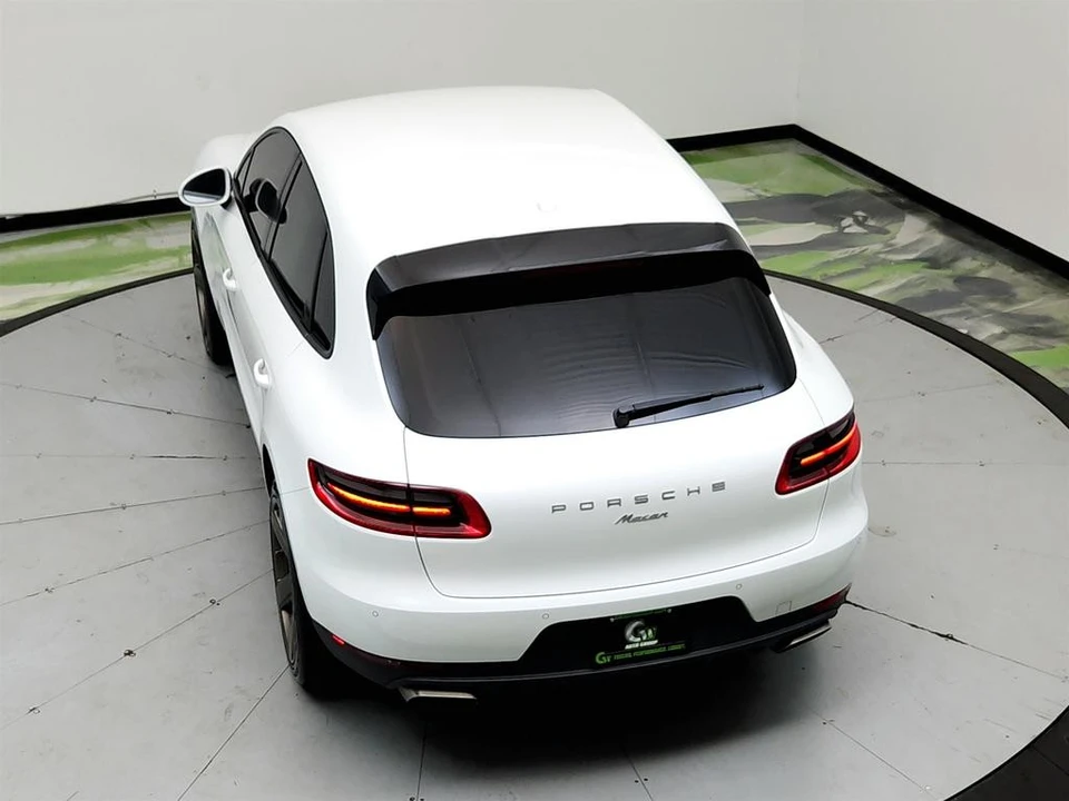 2018 Porsche Macan - Image 12 of 31