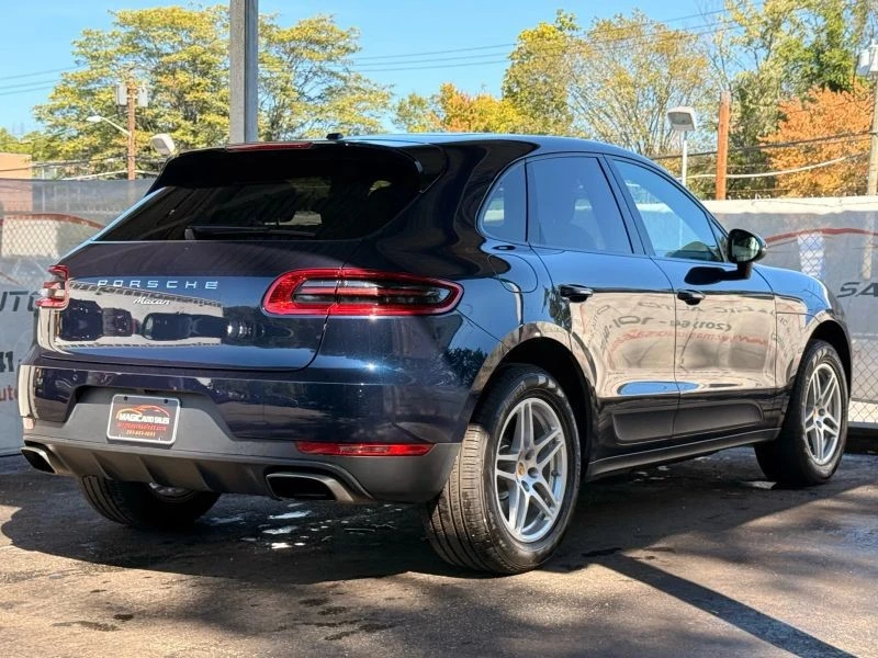 2018 Porsche Macan - Image 9 of 12