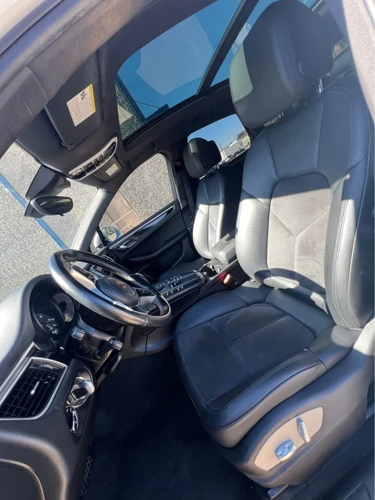2018 Porsche Macan - Image 7 of 10
