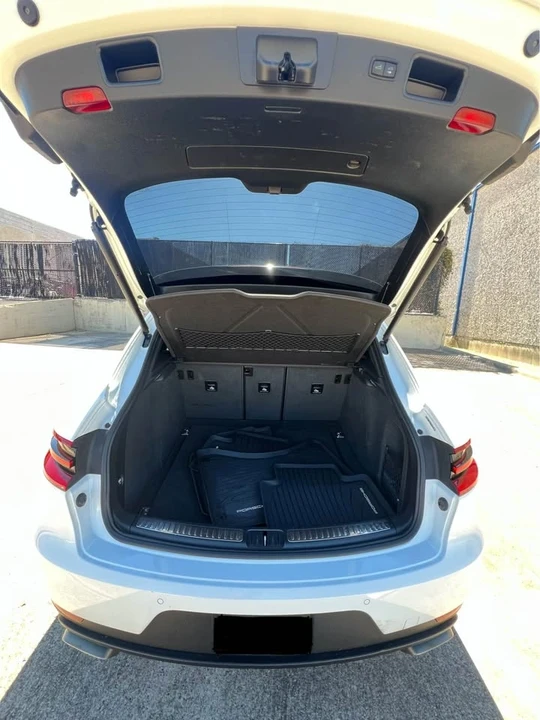 2018 Porsche Macan - Image 6 of 10