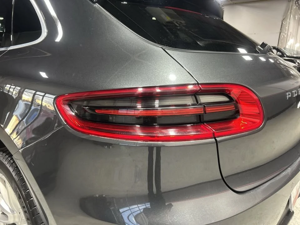 2018 Porsche Macan S - Image 18 of 19