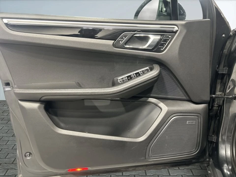 2018 Porsche Macan S - Image 14 of 19