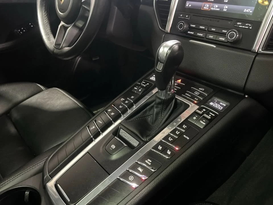 2018 Porsche Macan S - Image 15 of 19