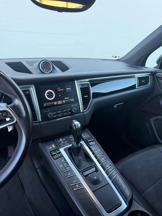 2018 Porsche Macan - Image 3 of 9