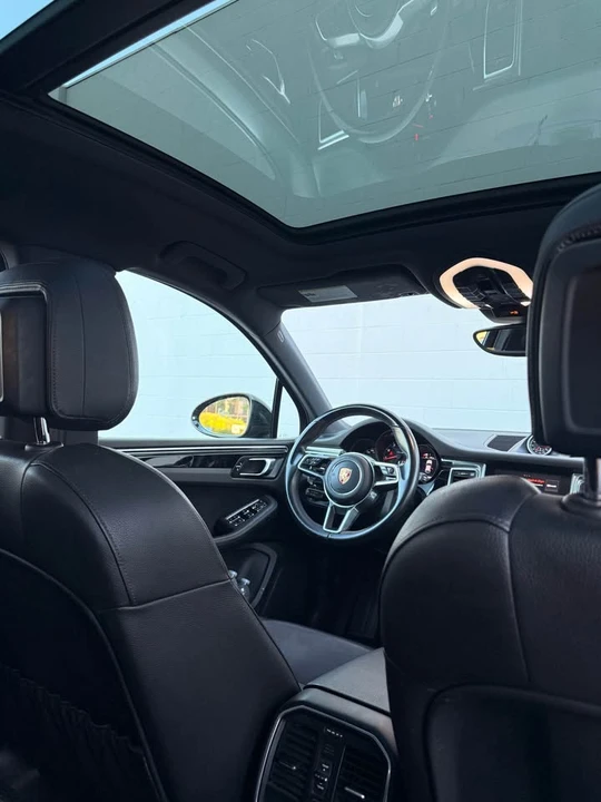 2018 Porsche Macan - Image 4 of 9