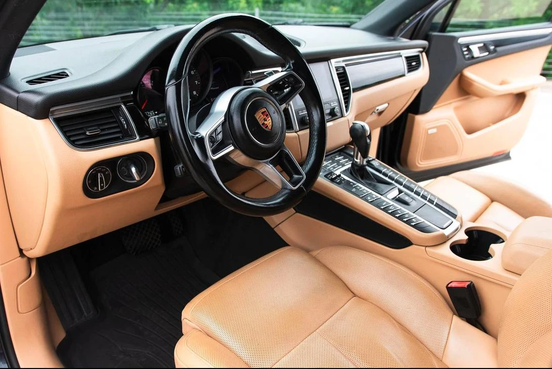 2018 Porsche Macan - Image 4 of 4