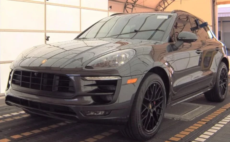 2018 Porsche Macan GTS - Image 2 of 5