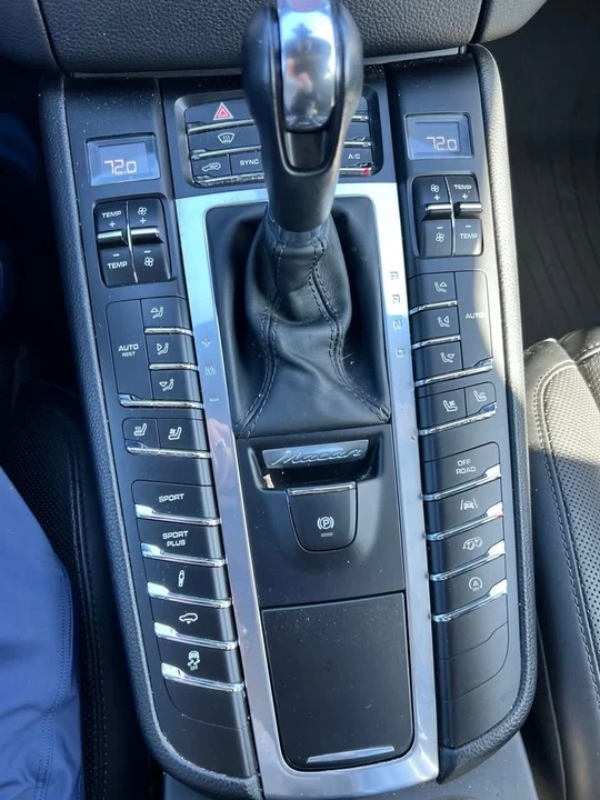 2018 Porsche Macan GTS - Image 11 of 17