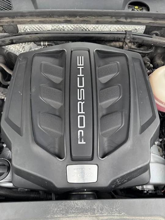 2018 Porsche Macan GTS - Image 14 of 15