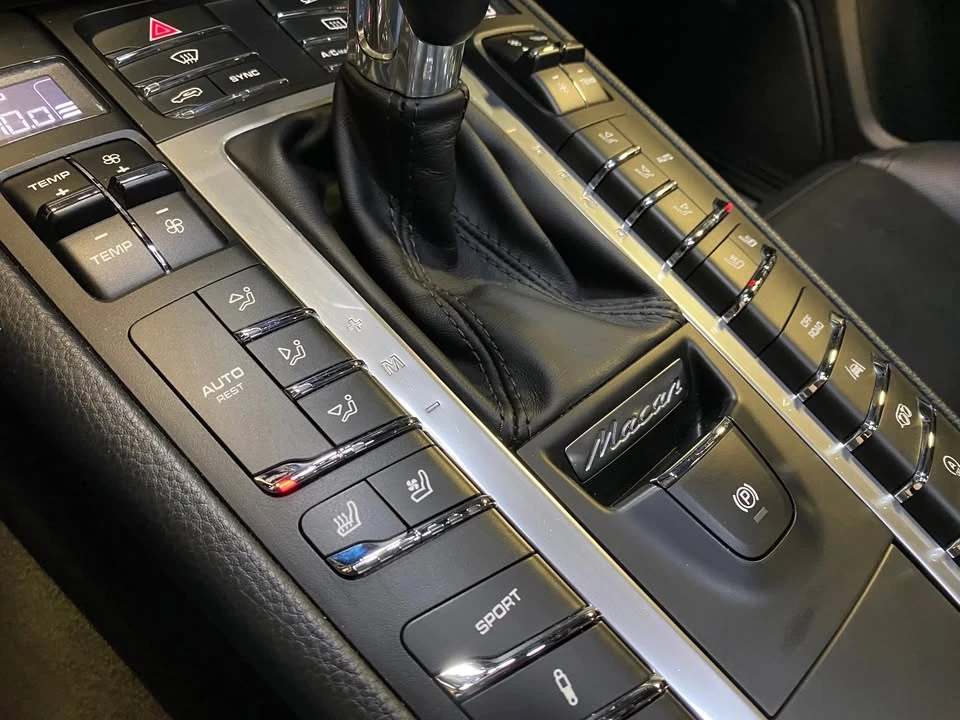 2018 Porsche Macan GTS - Image 12 of 17